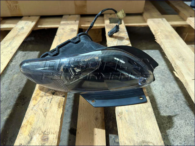 Faro Antiniebla Delante IZQ Chrysler 300M